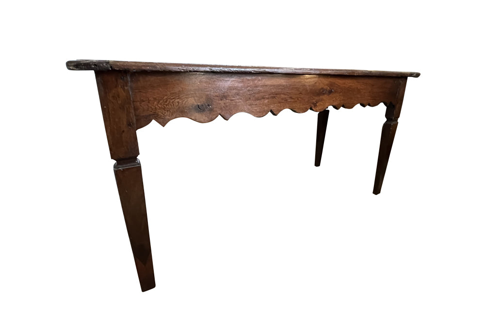Antique dining table - 18th century French Oak Farmhouse dining table with beautiful shaped apron and elegant tapered legs 