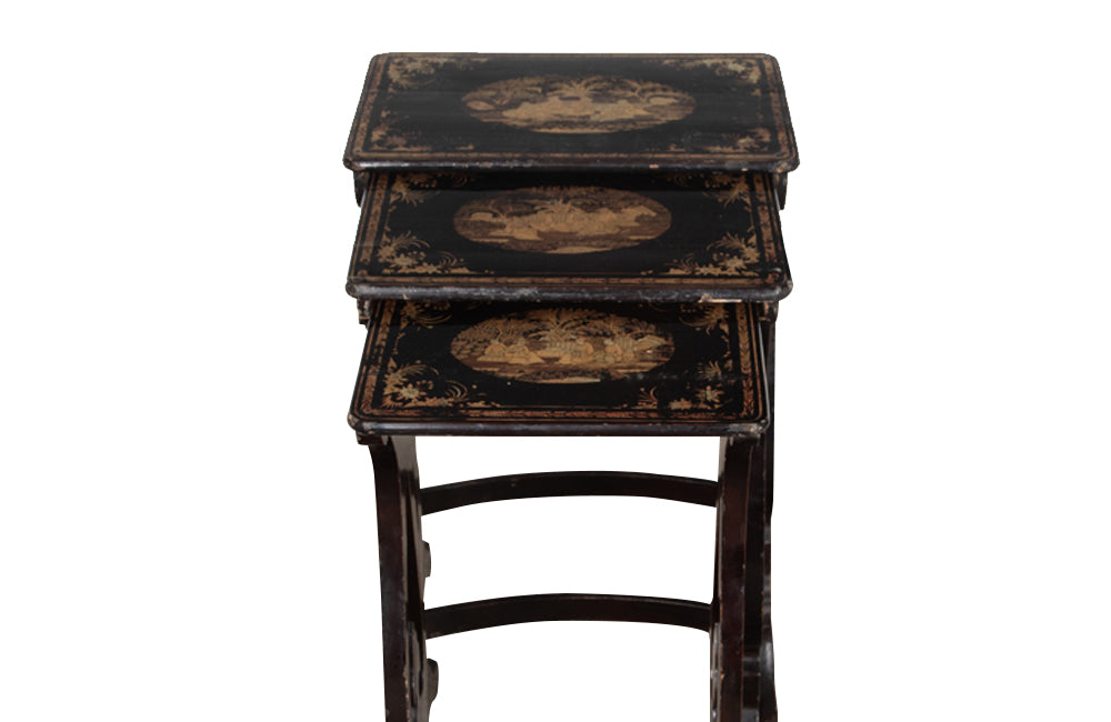 Nest of three black lacquered chinoiserie tables with gilt decorative scenes - Antique Side Tables