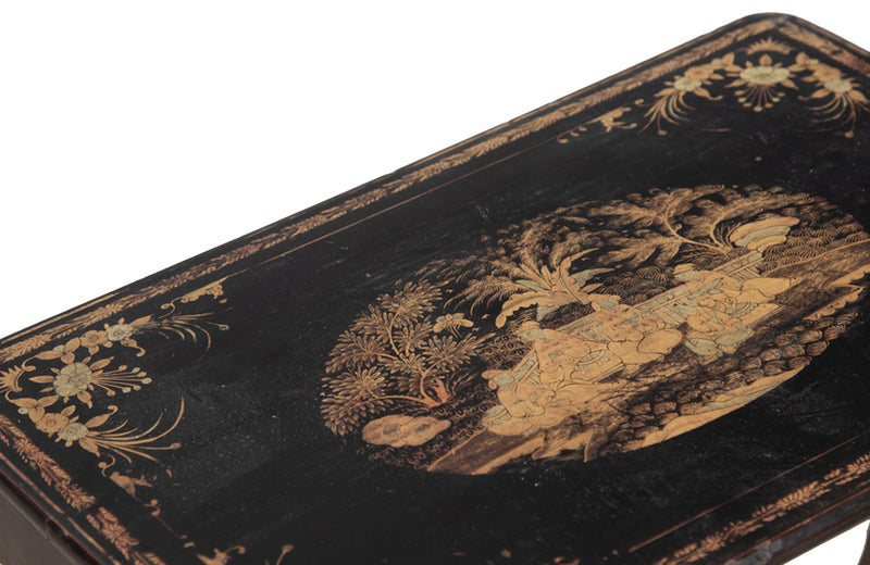 Nest of three black lacquered chinoiserie tables with gilt decorative scenes - Antique Side Tables