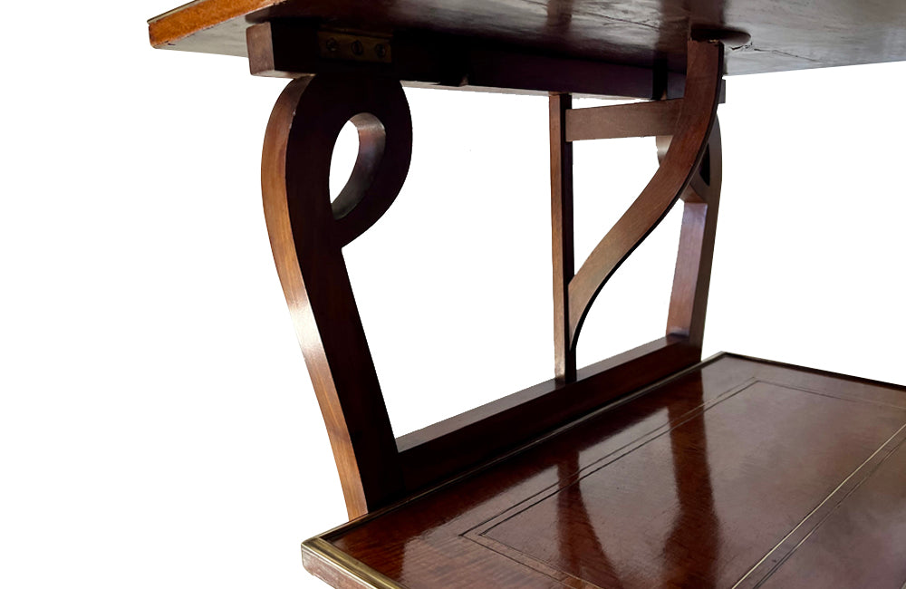 19th Century walnut tea table attributed to the renown French name of Giroux - French Antique Furniture