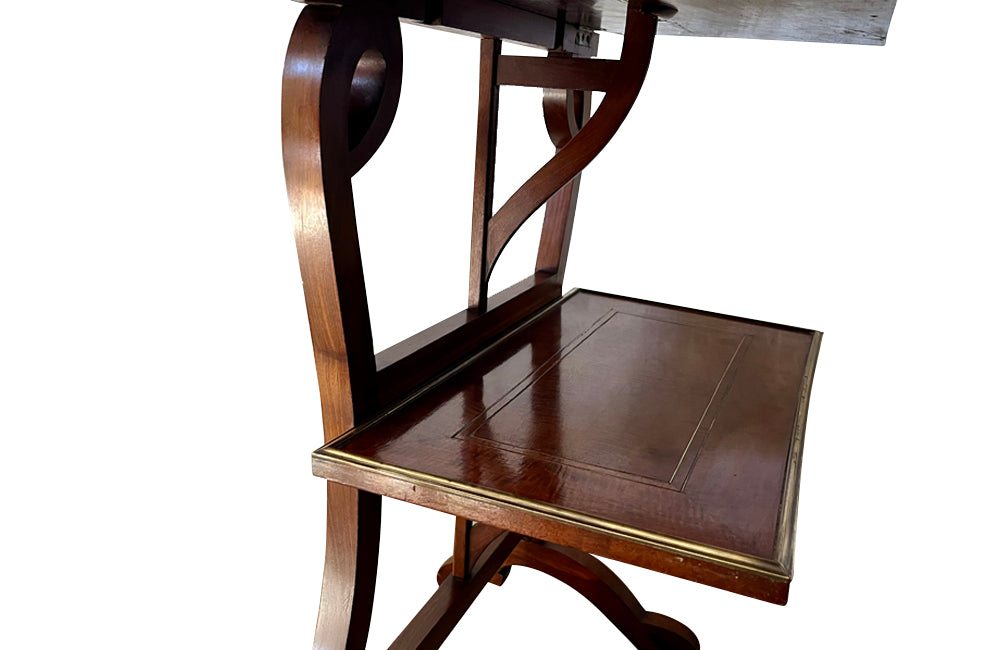 19th Century walnut tea table attributed to the renown French name of Giroux - French Antique Furniture