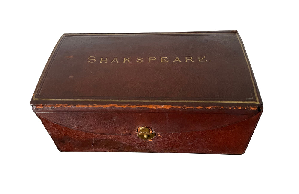 BOXED COLLECTION OF THE PLAYS OF SHAKESPEARE