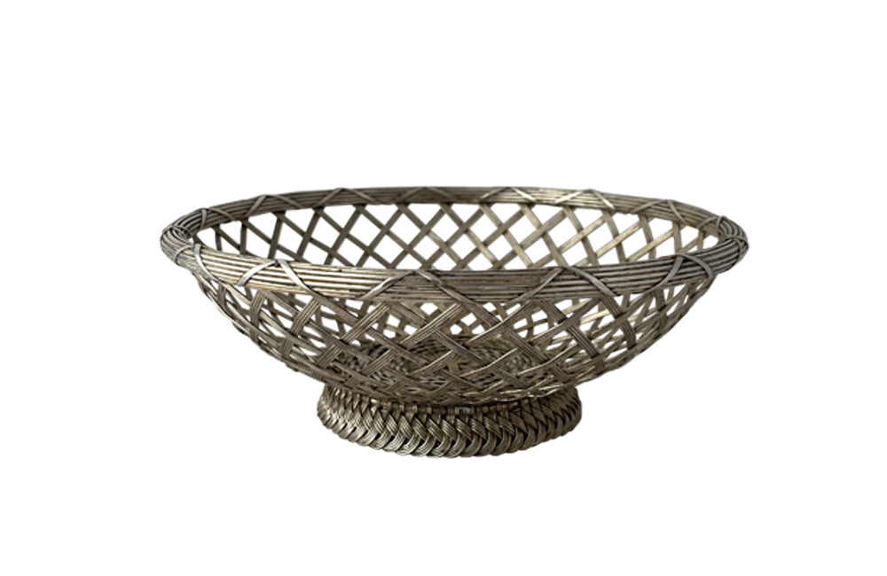 20th century round French silver plate open weave bread basket with decorative rim in the Neo-Classical style on raised base.