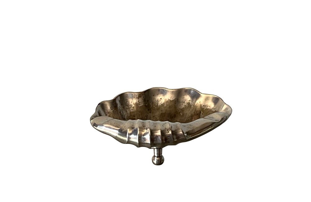 Sweet French 20th century silverplate bonbon dish in the form of a clamshell - Decorative Antiques - AD & PS Antiques