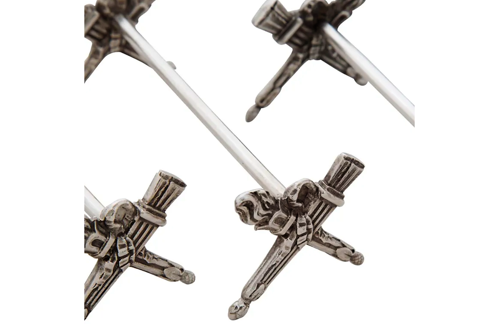 NE0-CLASSICAL REVIVAL KNIFE RESTS