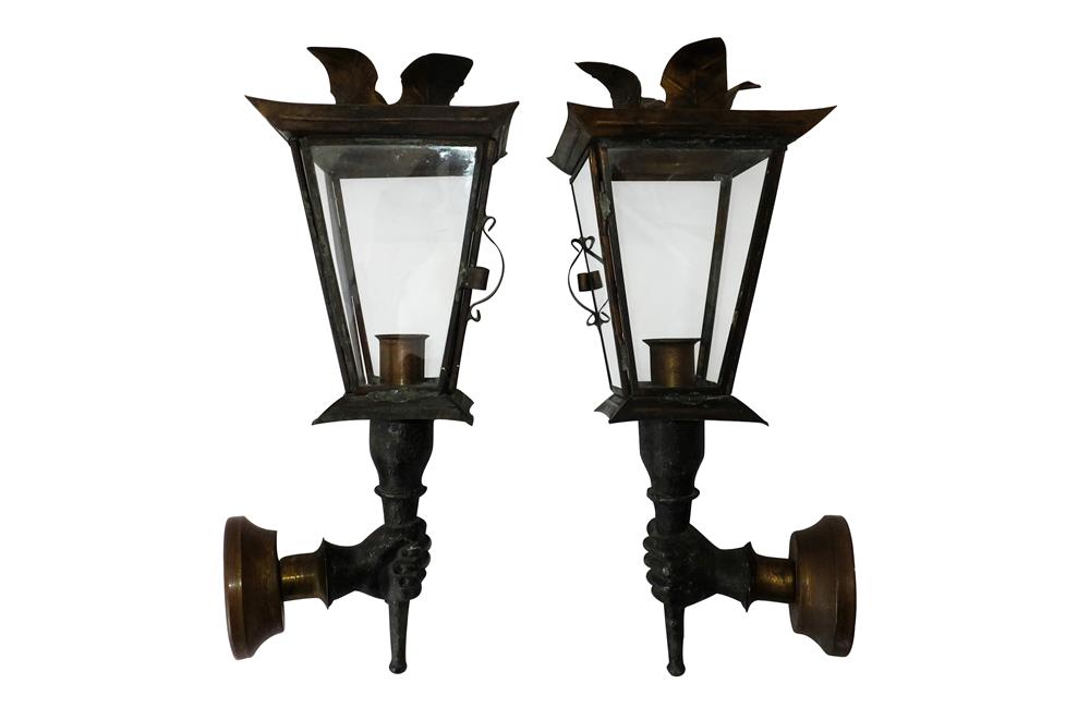 PAIR OF WALL LIGHTS