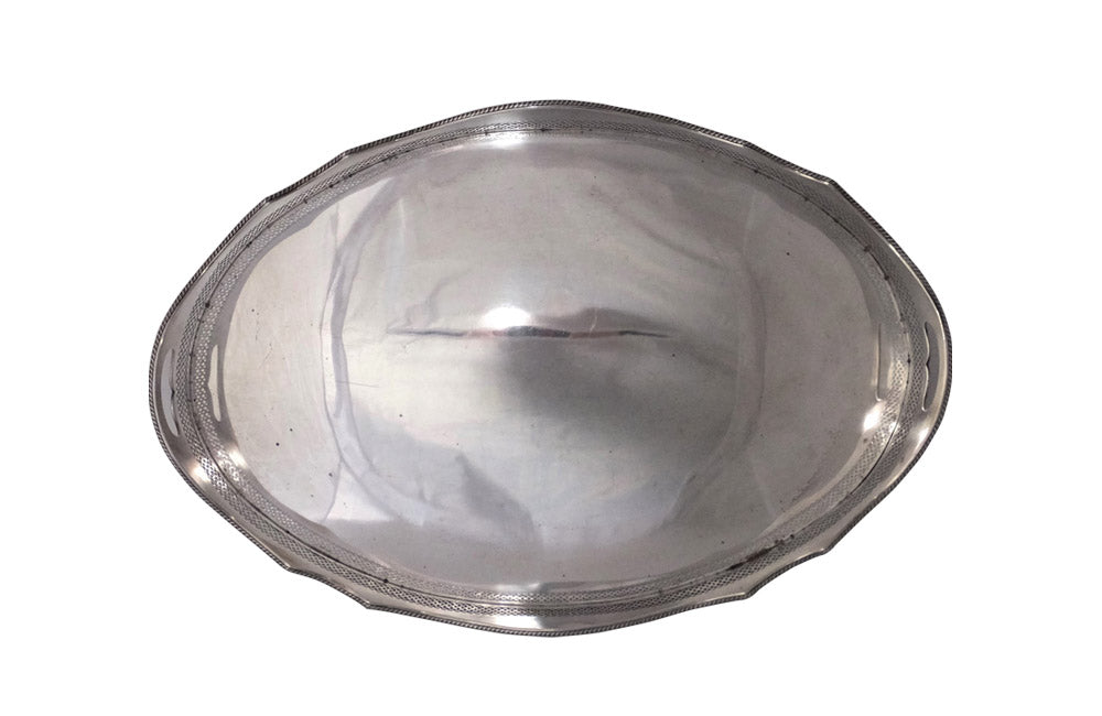ELEGANT SILVERPLATE OVAL TRAY
