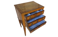 18TH CENTURY PETITE CHEST OF DRAWERS / SIDE TABLE