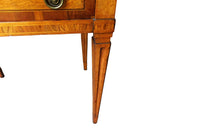 18TH CENTURY PETITE CHEST OF DRAWERS / SIDE TABLE
