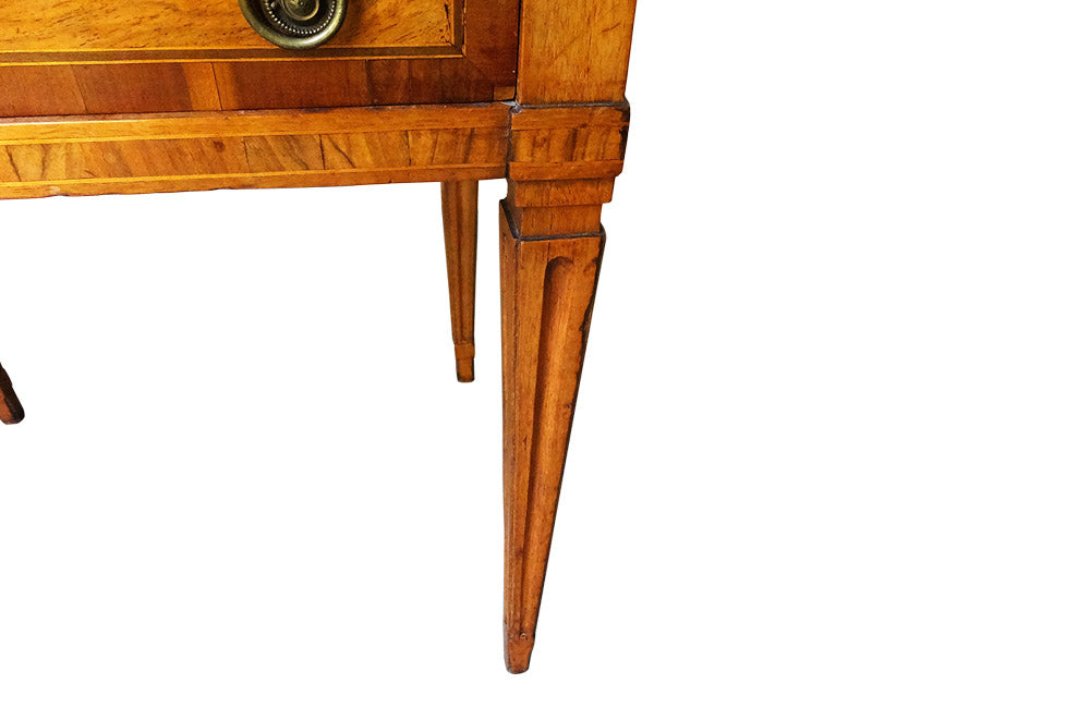18TH CENTURY PETITE CHEST OF DRAWERS / SIDE TABLE