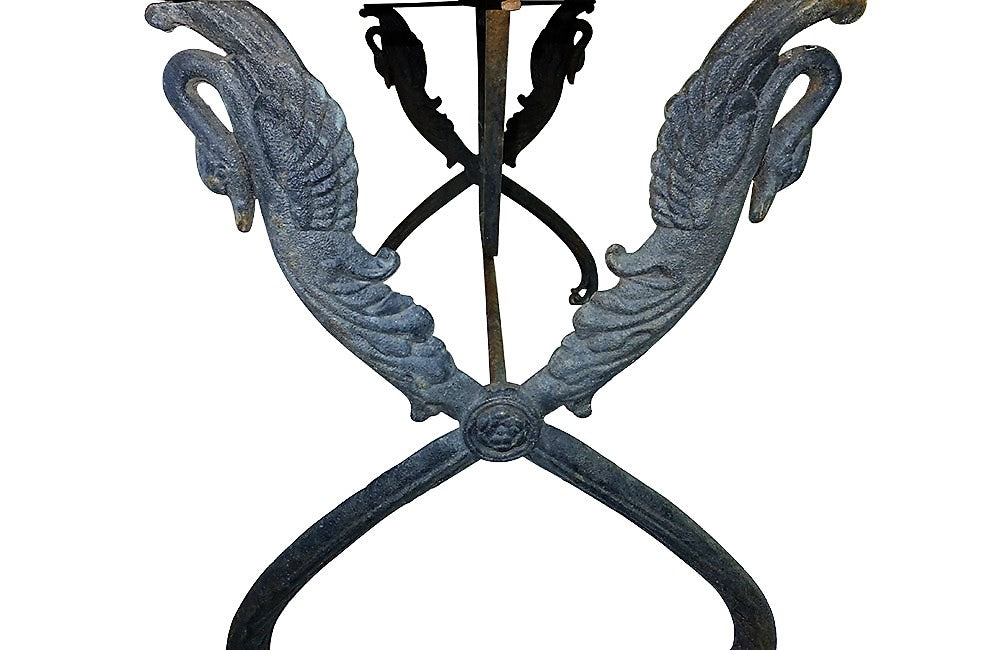 BEAUTIFUL CAST IRON SWAN BASED TABLE
