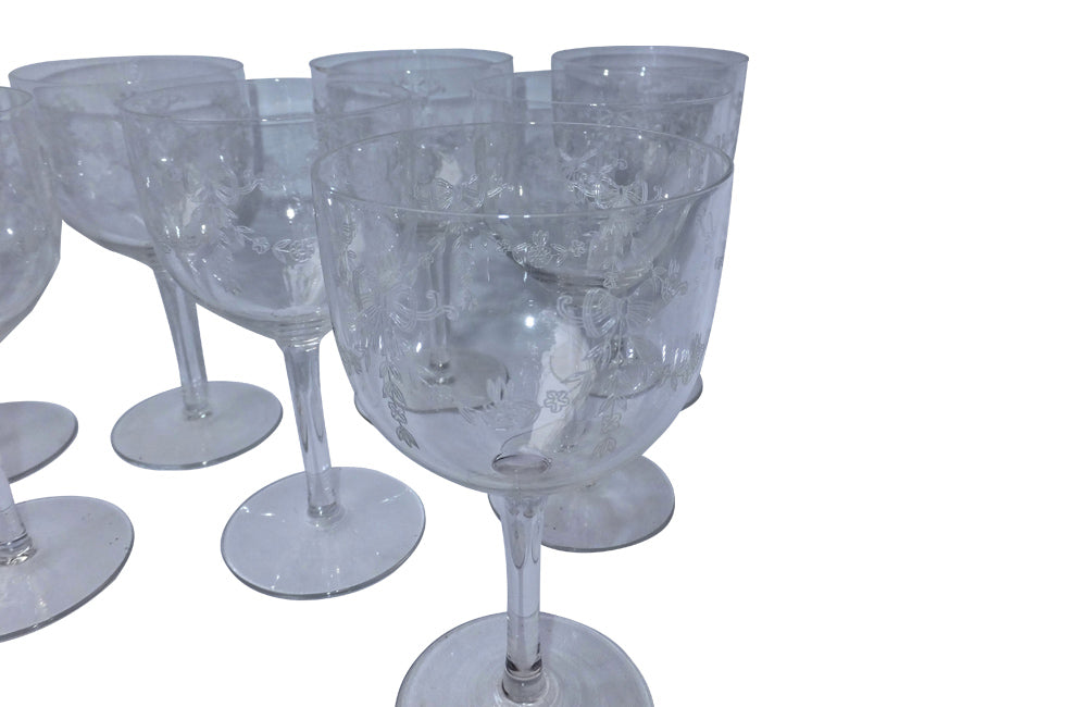 SET OF ELEVEN CRYSTAL WINE GLASSES
