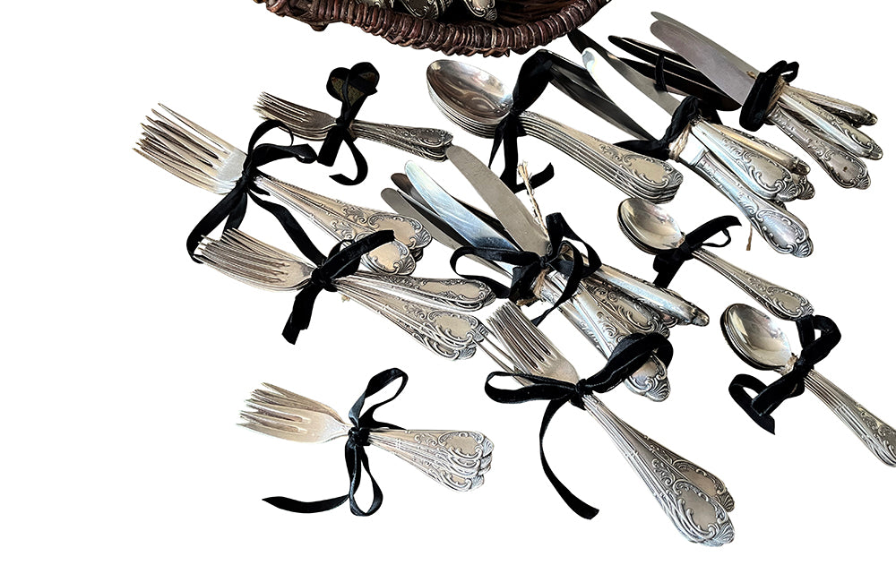 Basket Of Eighty-Two Piece Silver Plate Cutlery Service - Decorative Antique Accessories