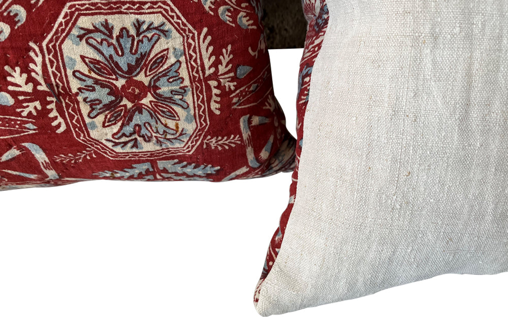 PAIR OF 19TH CENTURY FRENCH QUILT CUSHIONS