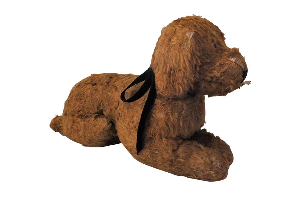 SEATED BROWN FRENCH TOY DOG