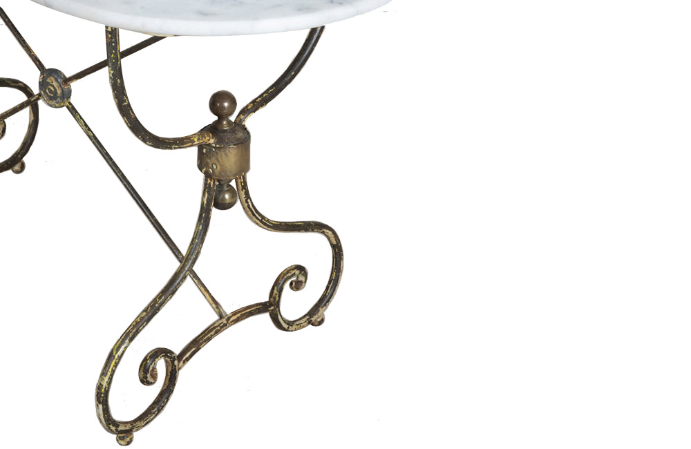 Beautiful 19th Century French boucherie or patisserie presentation table with oval marble top