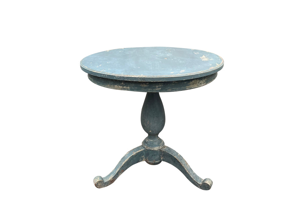 19th century Swedish or Scandinavian round table on a turned central pedestal with a tripod base