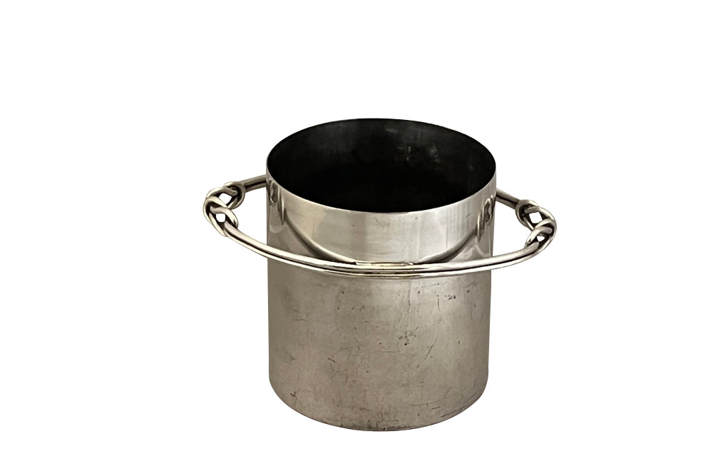 Large 20th Century Spanish elegant champagne bucket.