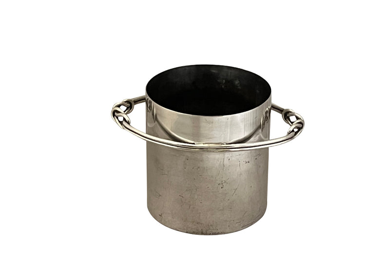 Large 20th Century Spanish elegant champagne bucket.