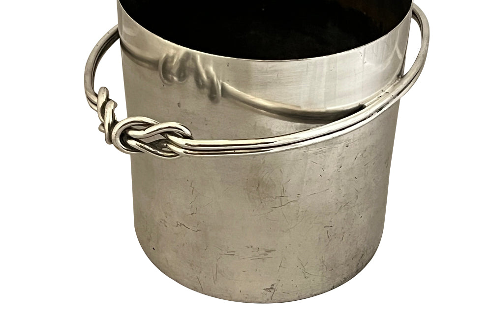 Large 20th Century Spanish elegant champagne bucket.