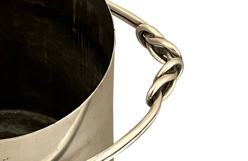 Large 20th Century Spanish elegant champagne bucket.
