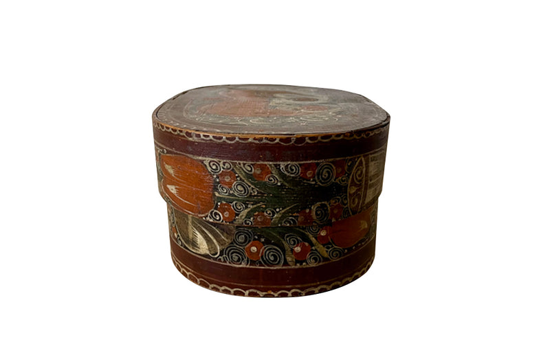 18th century charming, Swedish small painted oval marriage box.