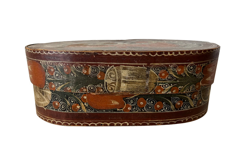 18th century charming, Swedish small painted oval marriage box.