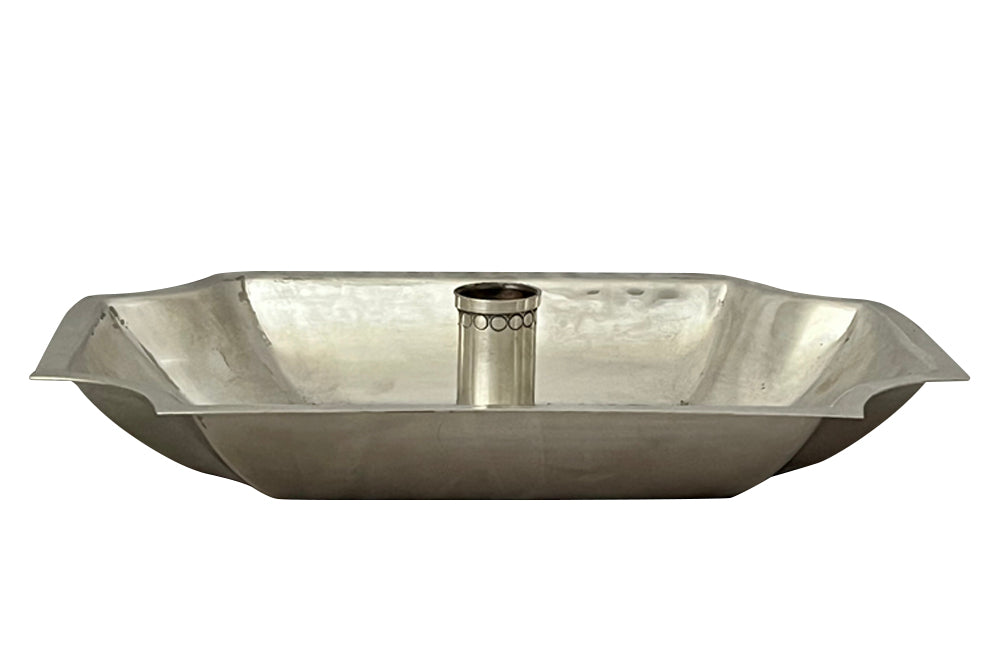 Chic 20th Century Spanish,&nbsp;elegant silver plate candleholder in recessed octagonal shaped tray