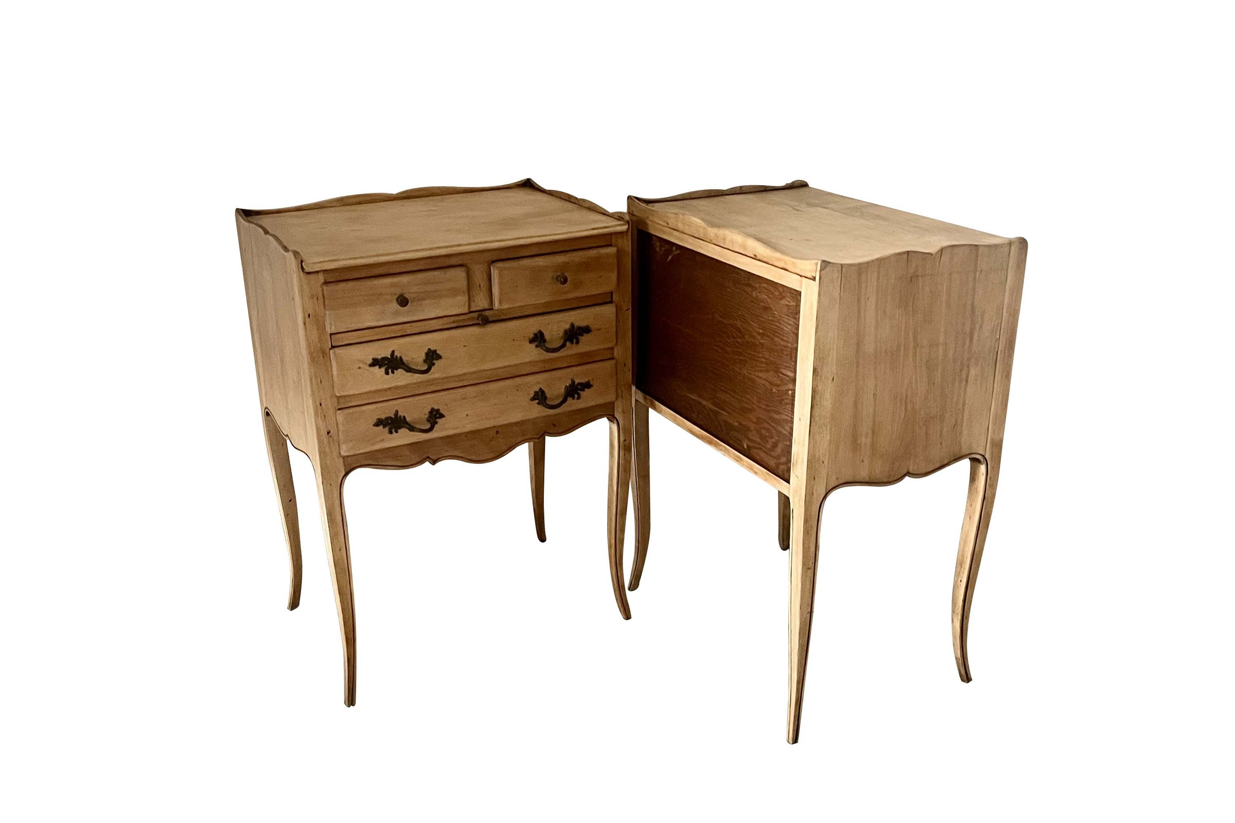 Pair of Mid-20th Century French Louis XV Revival Nightstands