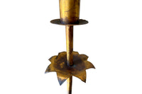 A sculptural Mid-Century Spanish floor lamp in gilt iron, dating from the 1950–60s. 