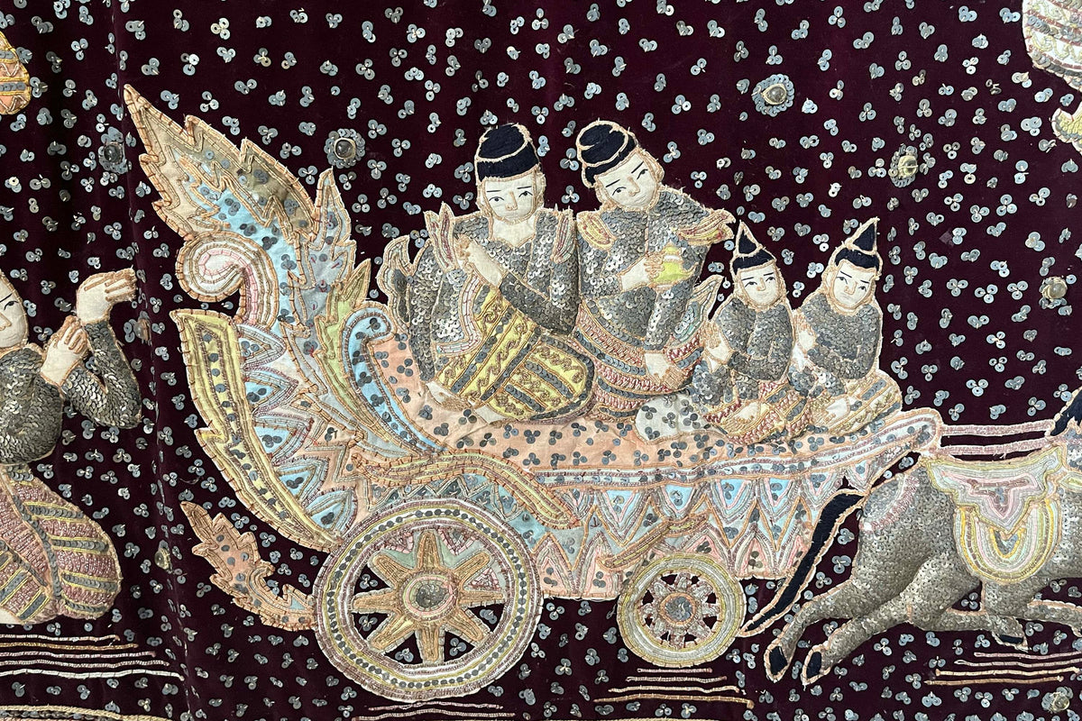 EARLY 20TH CENTURY ANTIQUE BURMESE KALAGA WALL HANGING