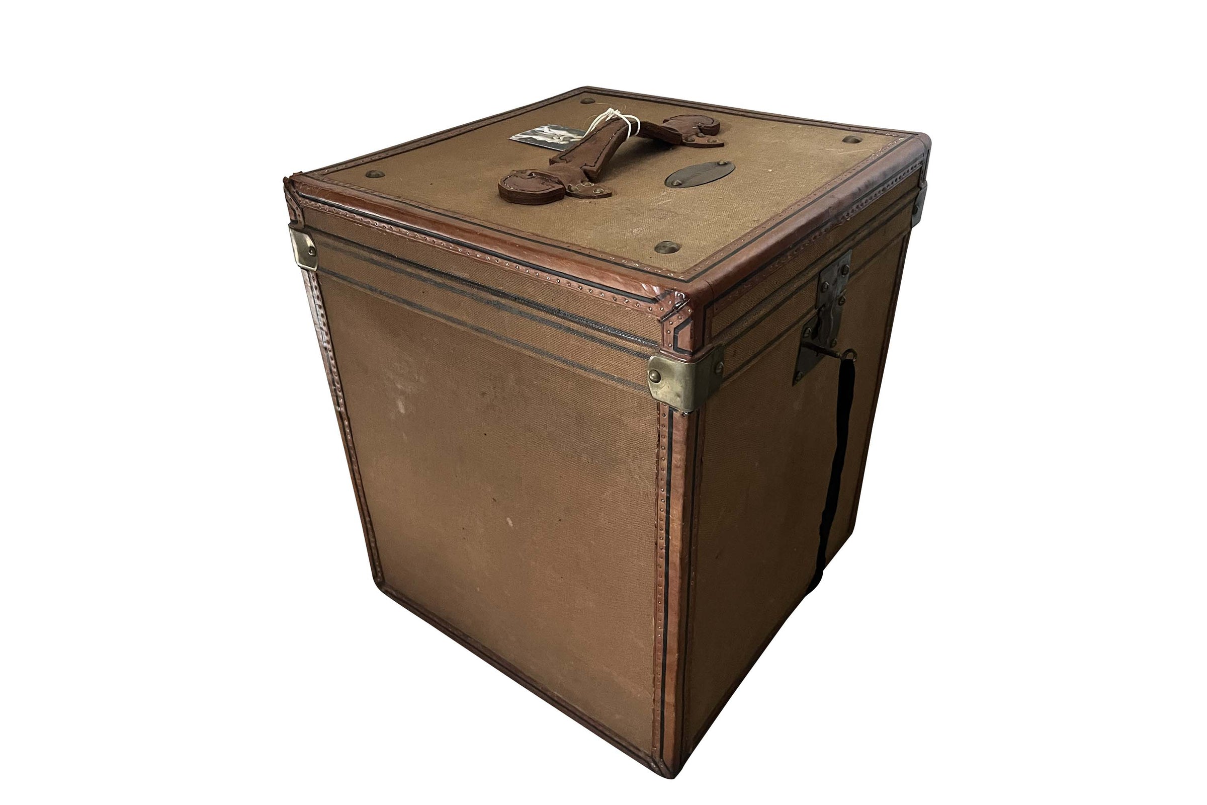 A charming early 20th Century French travelling hat trunk. 