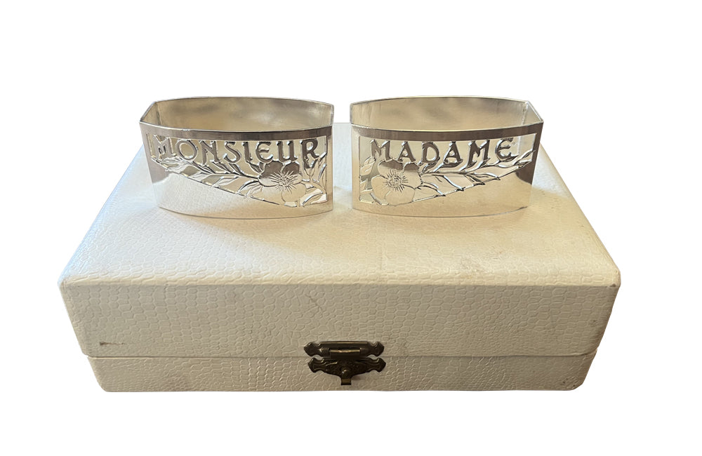 Vintage silver plate napkin rings with Madame and Monsieur lettering and floral motifs in presentation box - Decorative Antiques