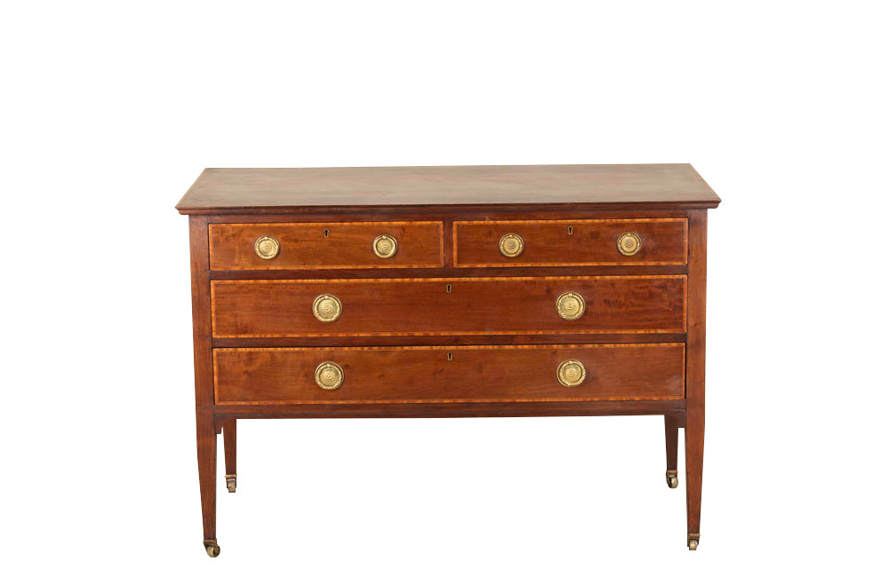 Early 20th Century English Georgian Revival commode of lovely proportions.