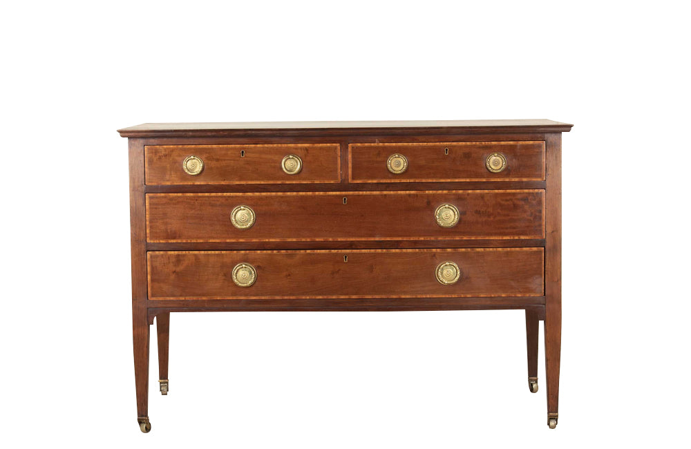 Early 20th Century English Georgian Revival commode of lovely proportions.