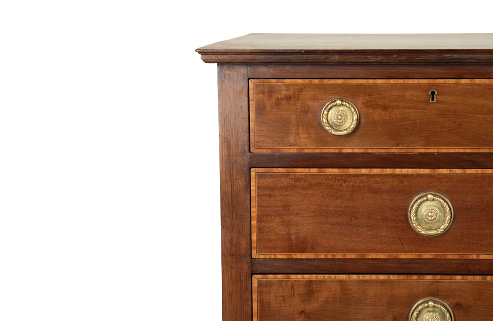 Early 20th Century English Georgian Revival commode of lovely proportions.