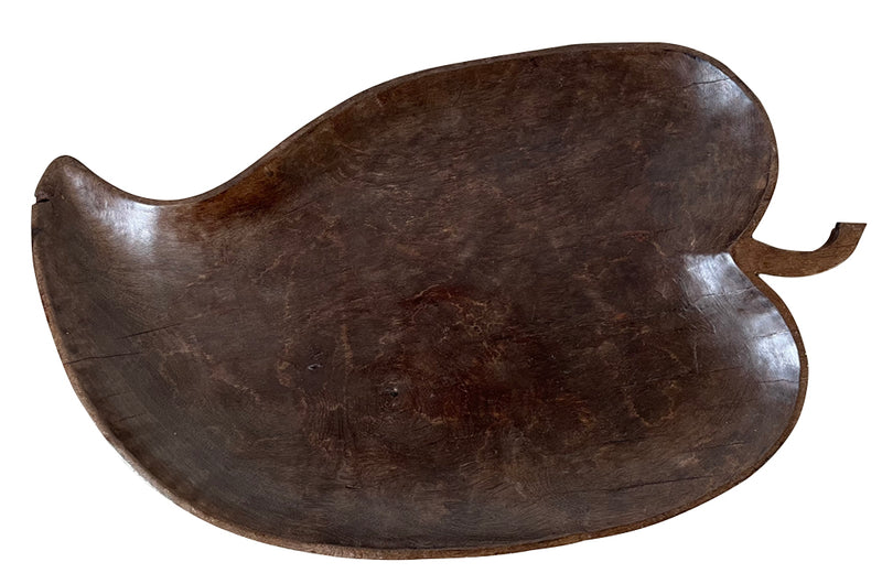 Large carved mahogany tray or centrepiece in the form a leaf.