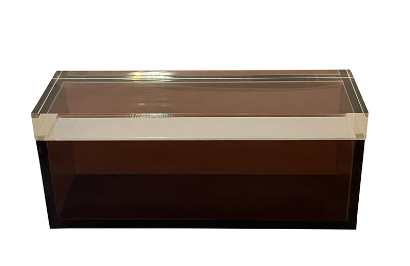 Stylish 1970's rectangular lidded box in lucite by the Italian designer Alessandro Albrizzi.