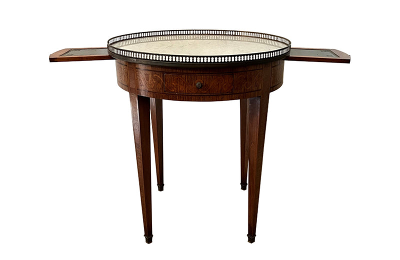 Italian bouillotte gueridon table in the Louis XVI style with pretty marquetry decoration.