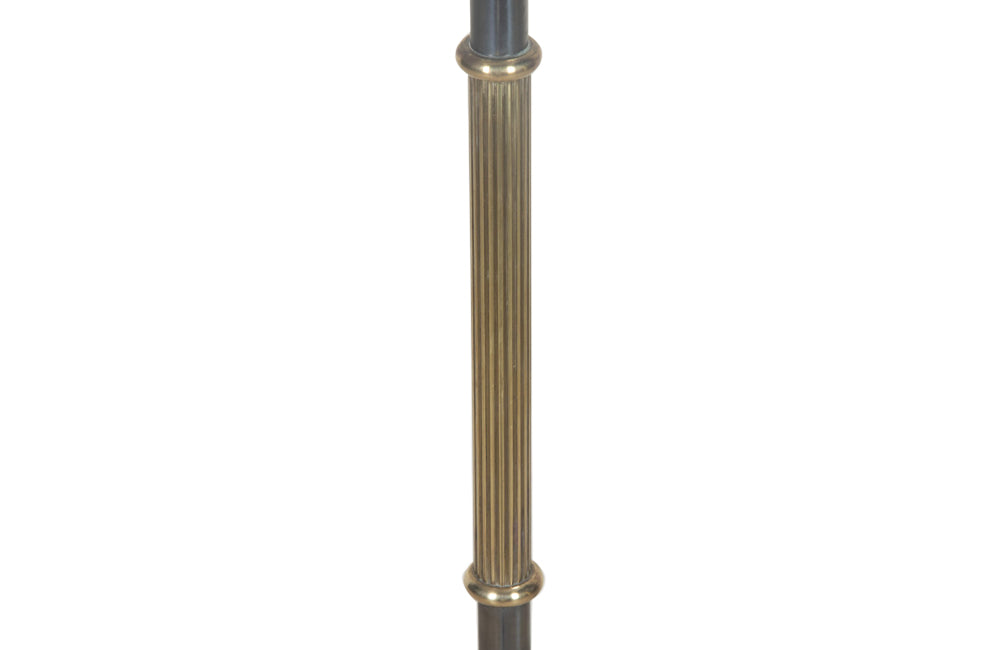 Mid-20th Century French telescopic floor lamp with reeded stem in brass and gunmetal finish
