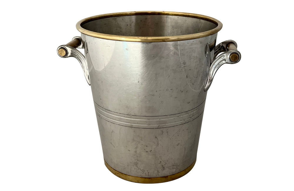 Champagne bucket mid-20th Century in the Art Deco style in pewter. French - French antiques