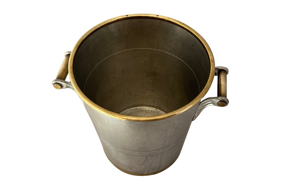 Champagne bucket mid-20th Century in the Art Deco style in pewter. French - French antiques