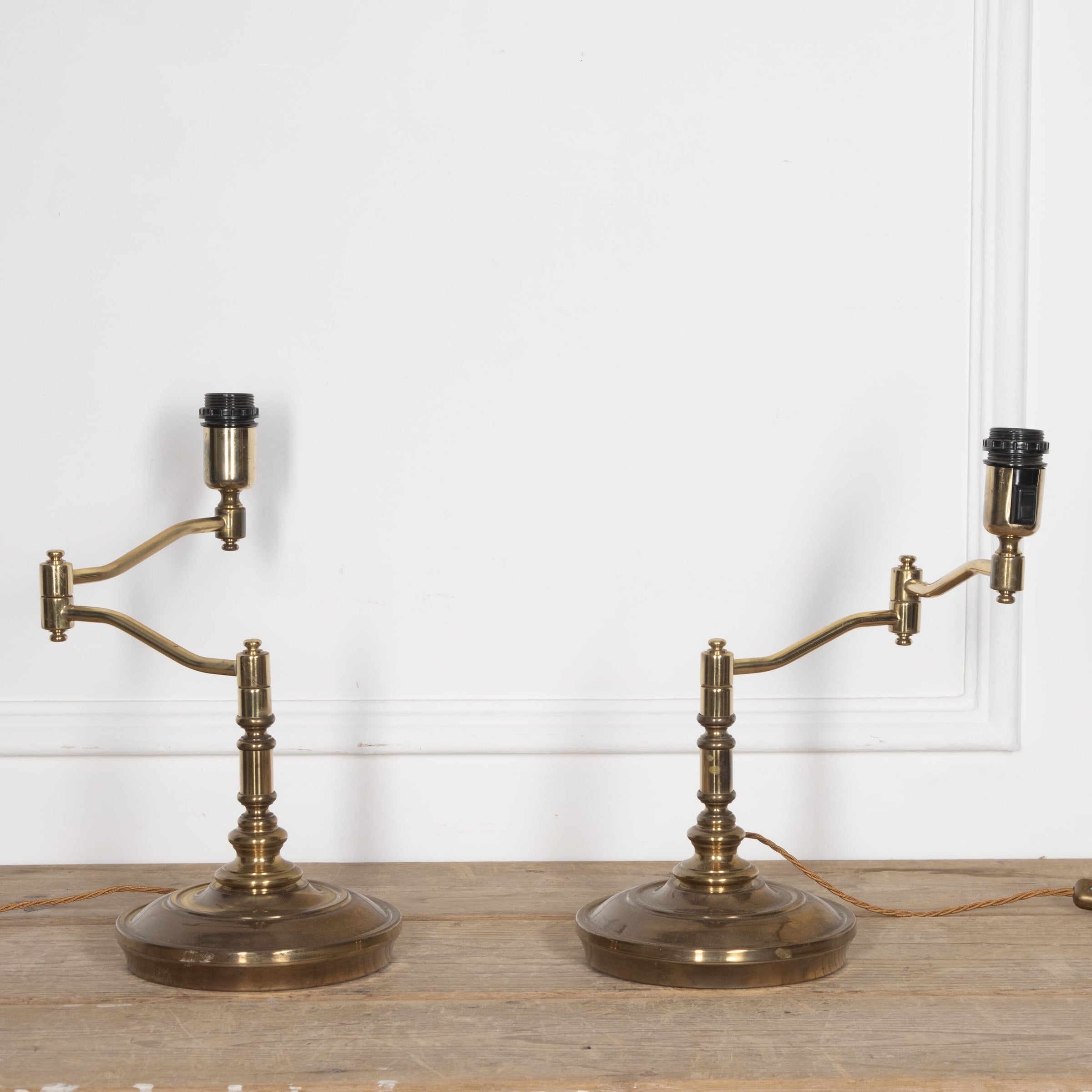 PAIR OF ARTICULATED TABLE LAMPS