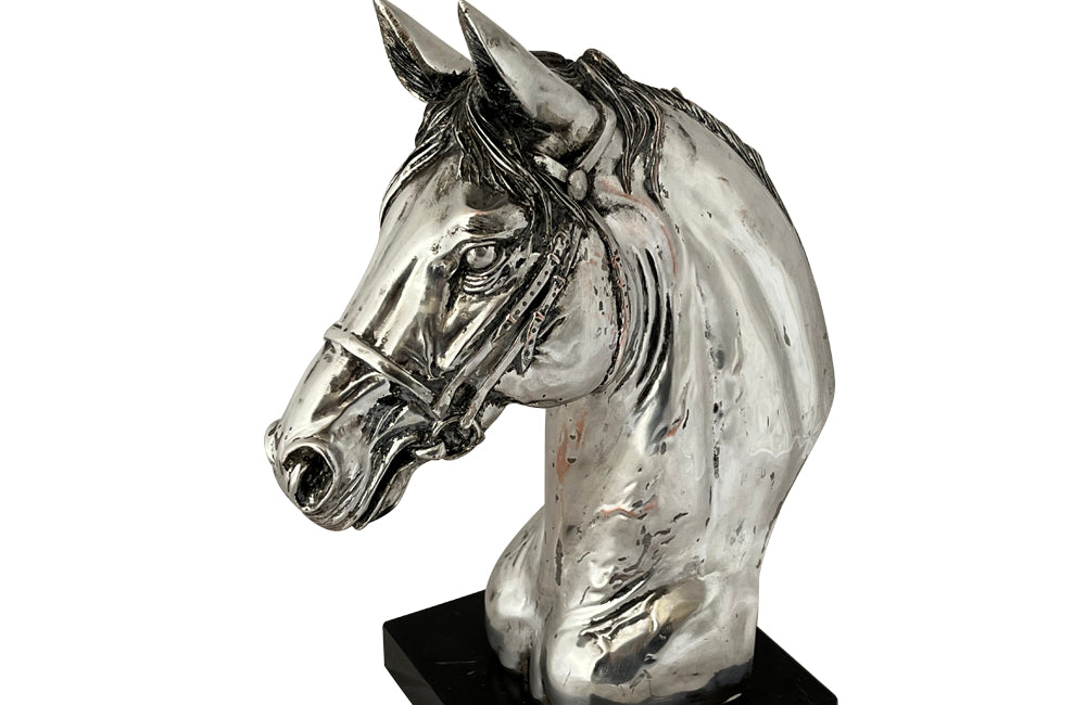 DECORATIVE HORSE HEAD