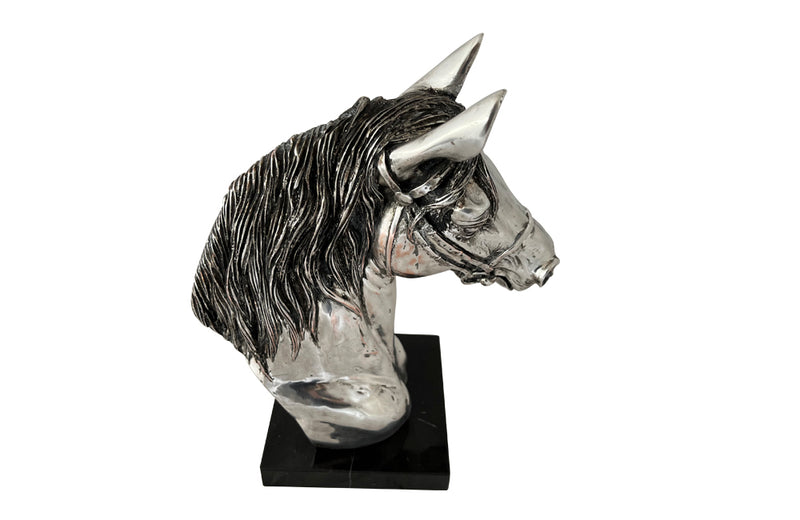 DECORATIVE HORSE HEAD