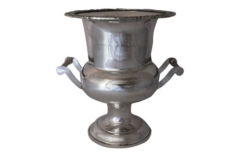 LARGE ELEGANT CHAMPAGNE BUCKET