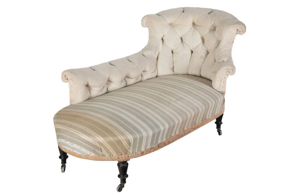 19TH CENTURY TUFTED DAYBED