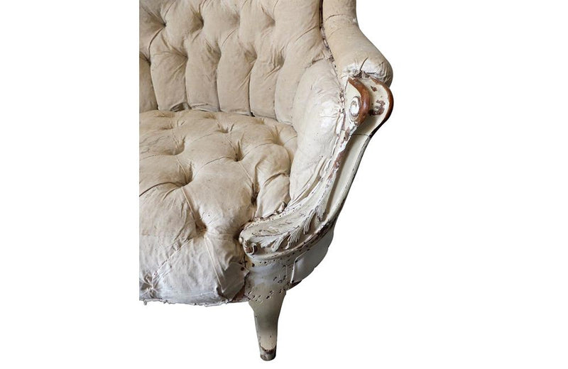 LAMBREQUIN TUFTED ARMCHAIR