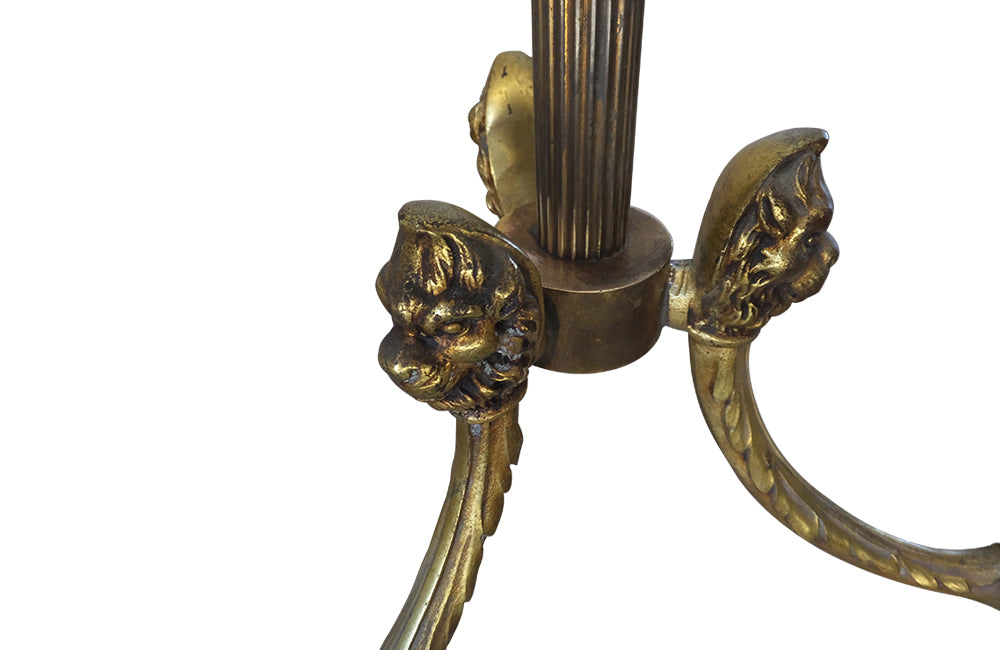 Lion floor shop lamp