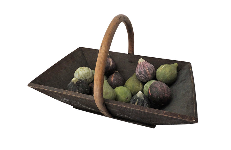 COLLECTION OF 14 TROMPE L'OEIL MARBLE FIGS IN WOODEN PANIER